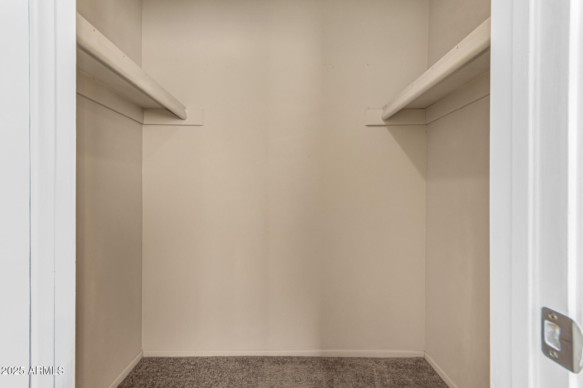 3214 W GROVERS Avenue