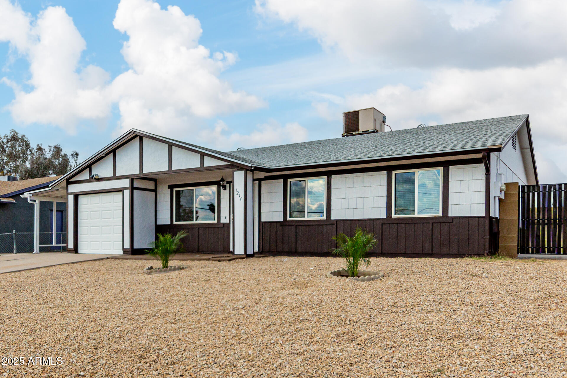 3214 W GROVERS Avenue