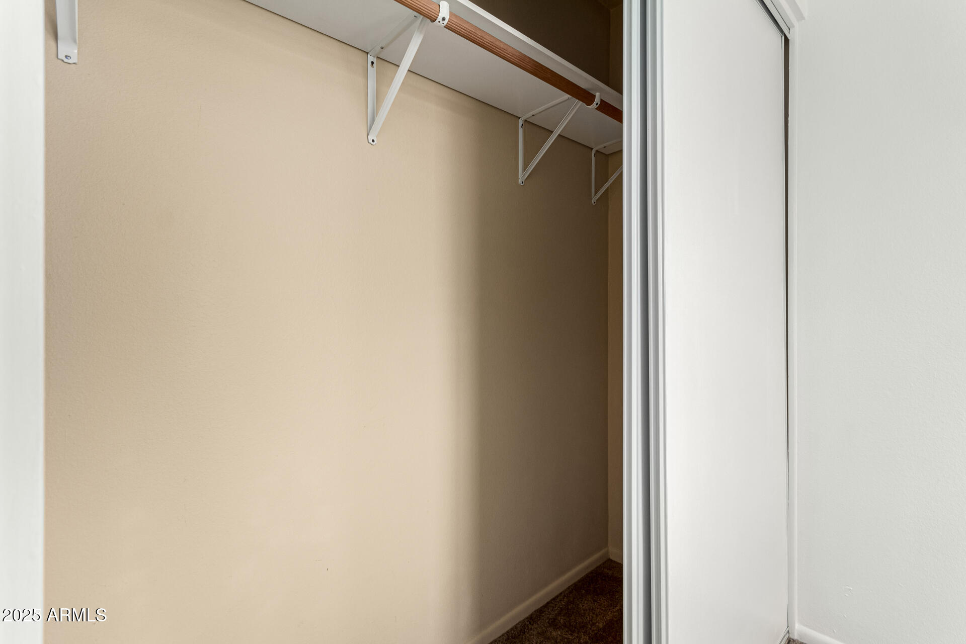 3214 W GROVERS Avenue