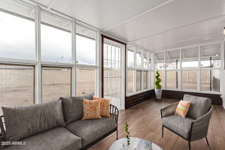 3214 W GROVERS Avenue