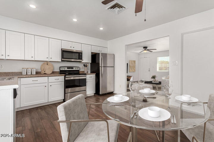 3214 W GROVERS Avenue