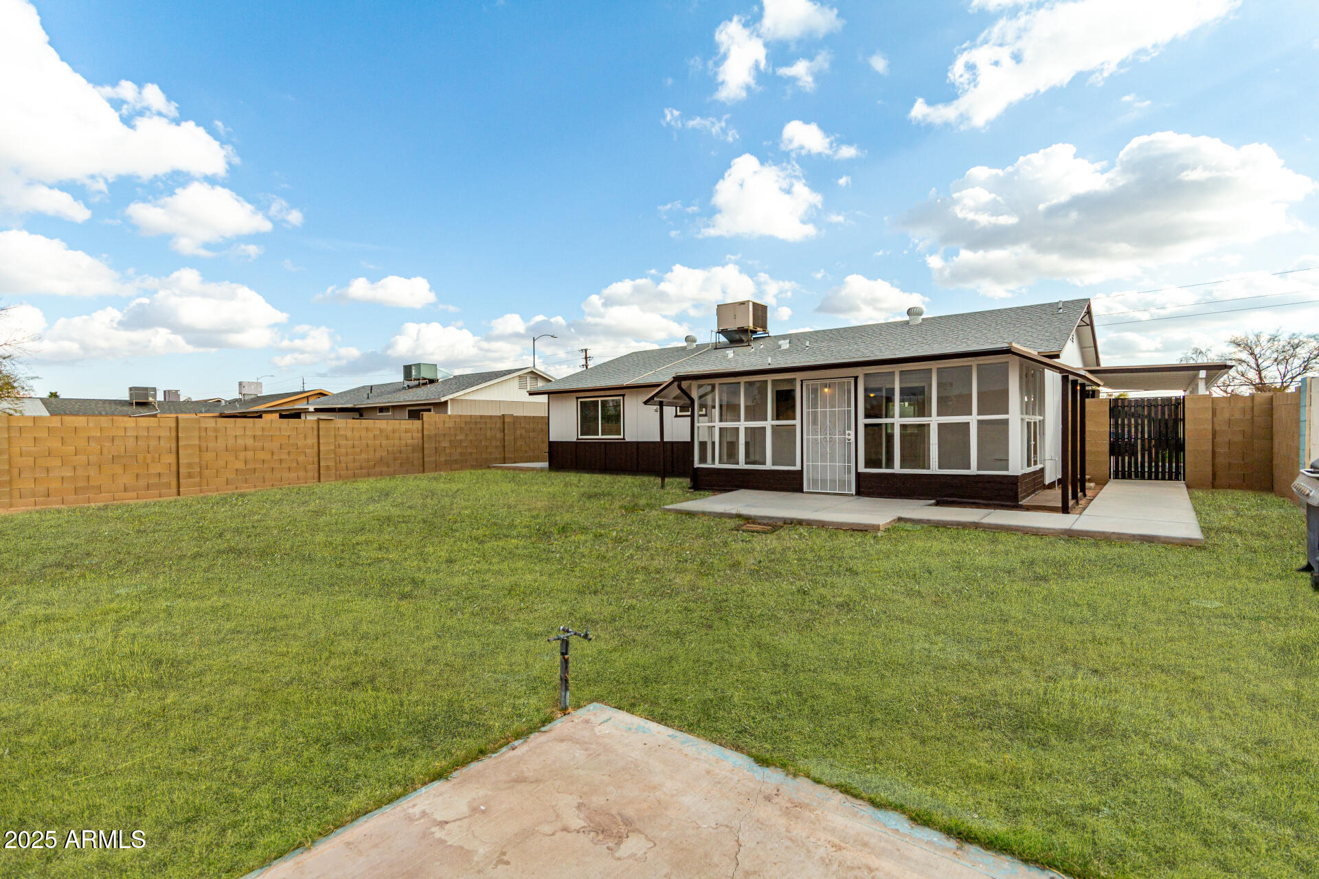 3214 W GROVERS Avenue