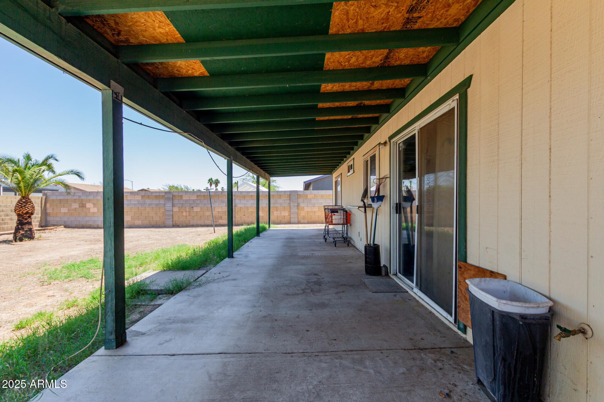 3226 W GROVERS Avenue