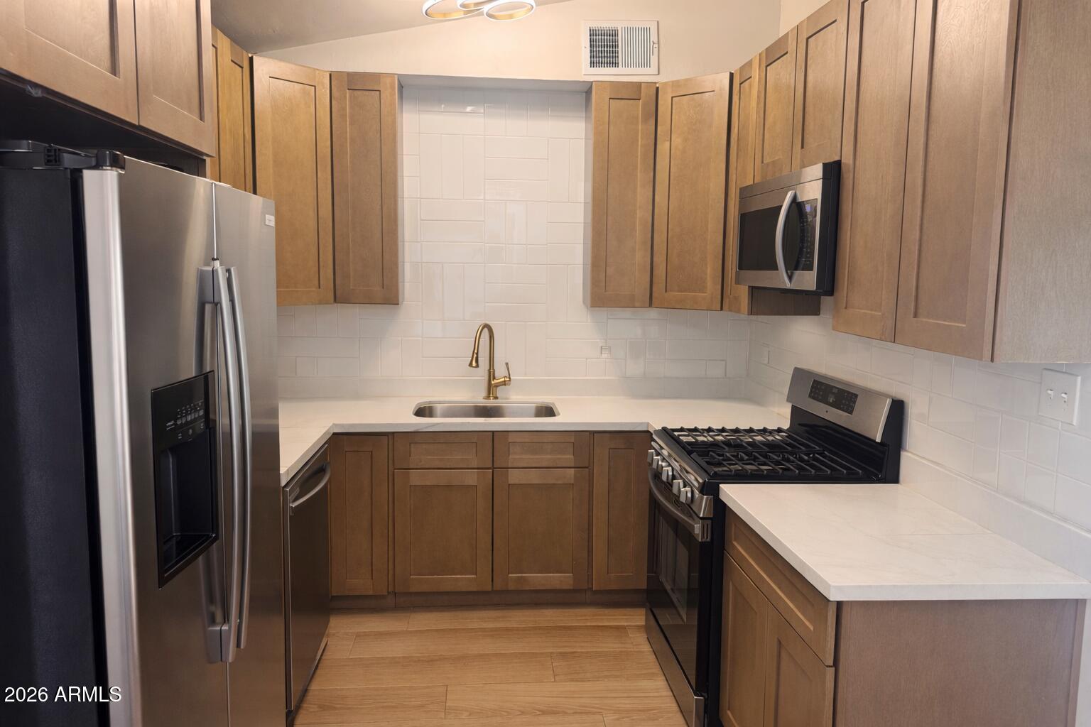 1918 W Colter Street