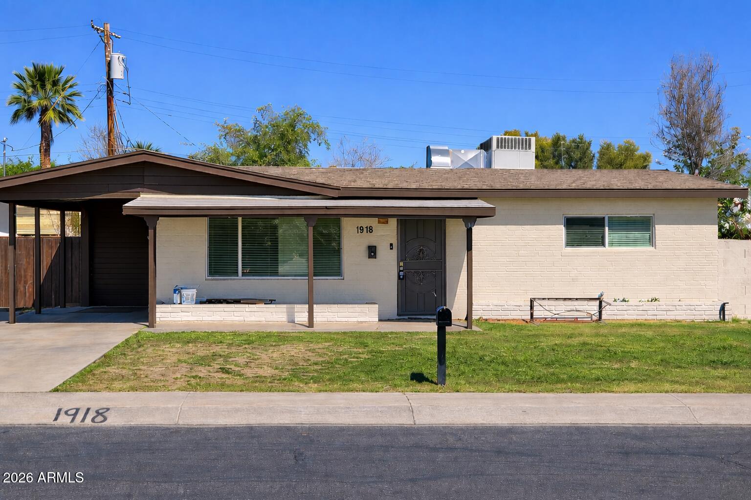 1918 W Colter Street