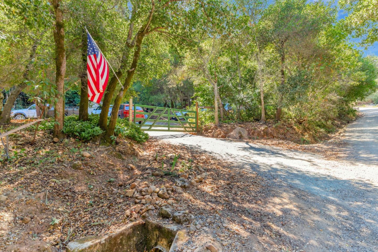 7185 Redwood Retreat Road