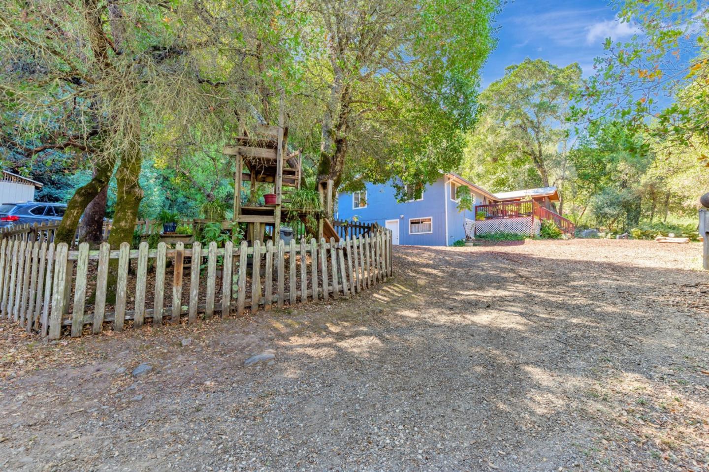 7185 Redwood Retreat Road