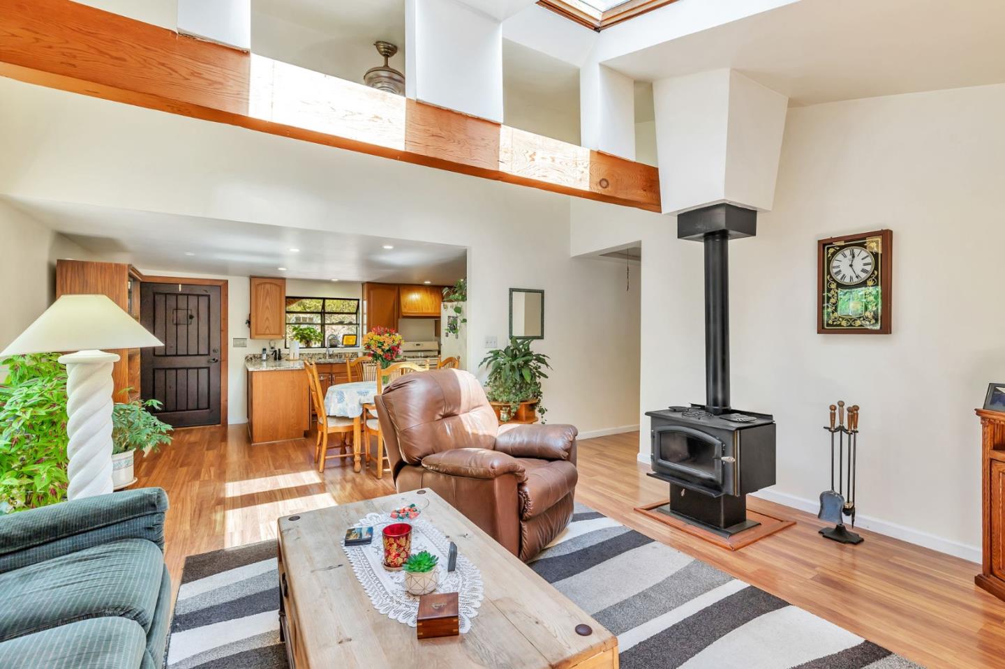 7185 Redwood Retreat Road