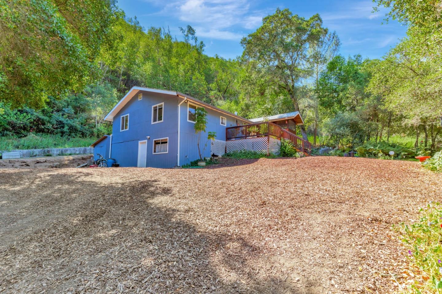 7185 Redwood Retreat Road