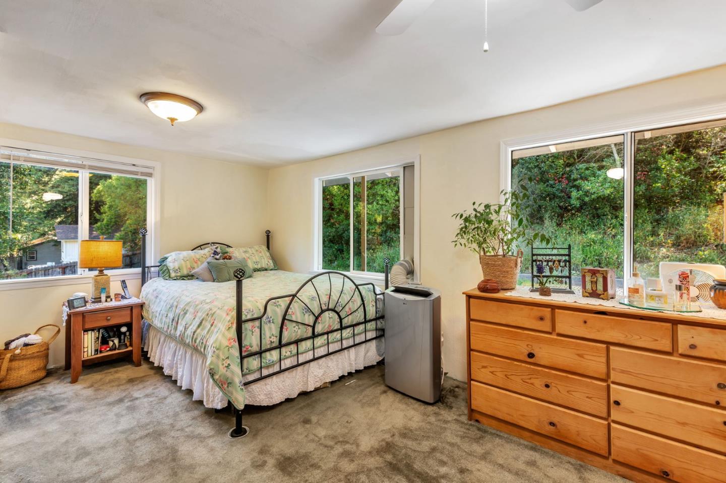 7185 Redwood Retreat Road