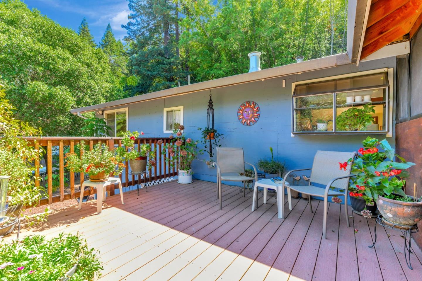 7185 Redwood Retreat Road