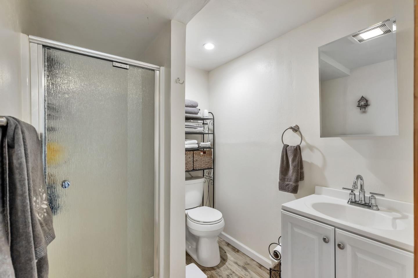 7185 Redwood Retreat Road