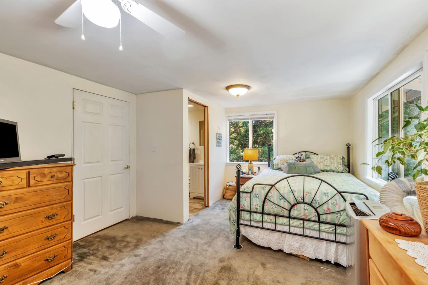 7185 Redwood Retreat Road