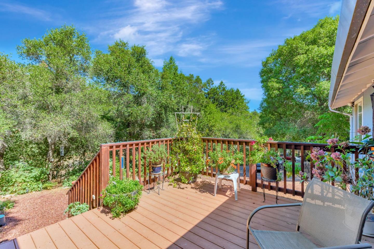 7185 Redwood Retreat Road
