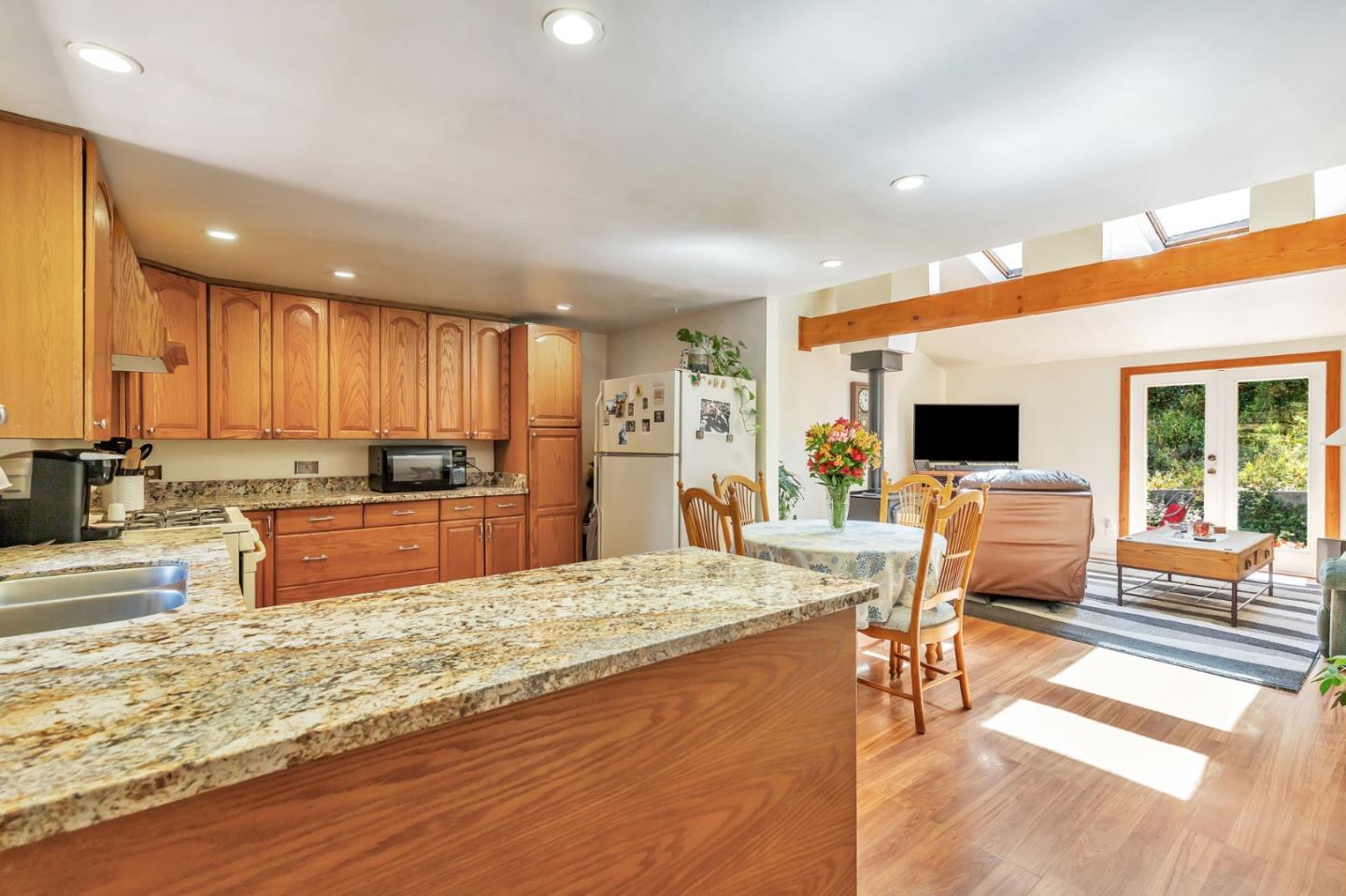 7185 Redwood Retreat Road