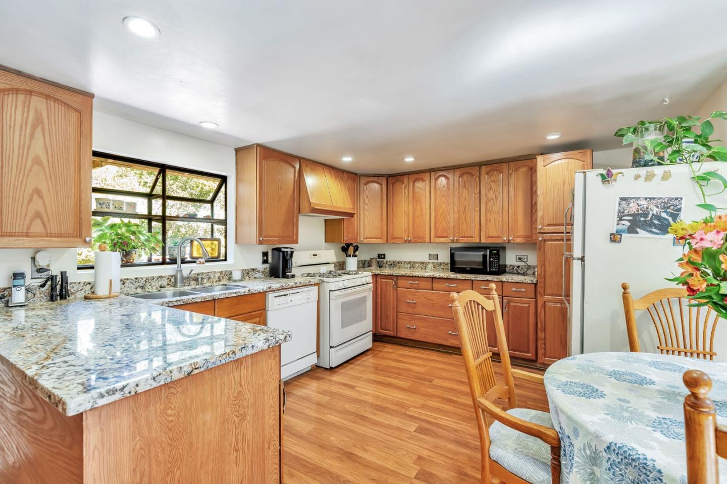 7185 Redwood Retreat Road