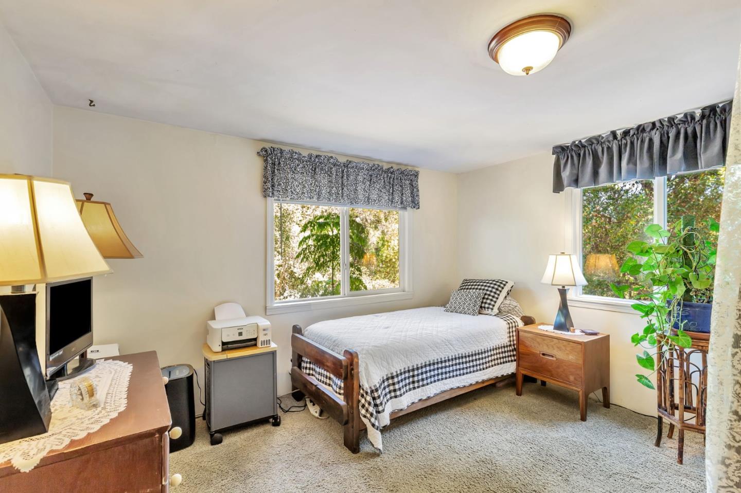 7185 Redwood Retreat Road