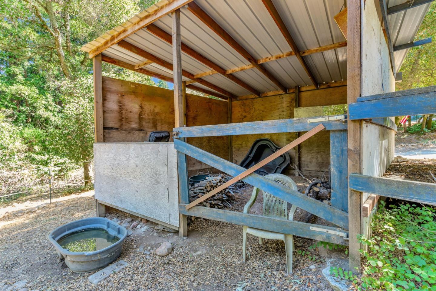 7185 Redwood Retreat Road