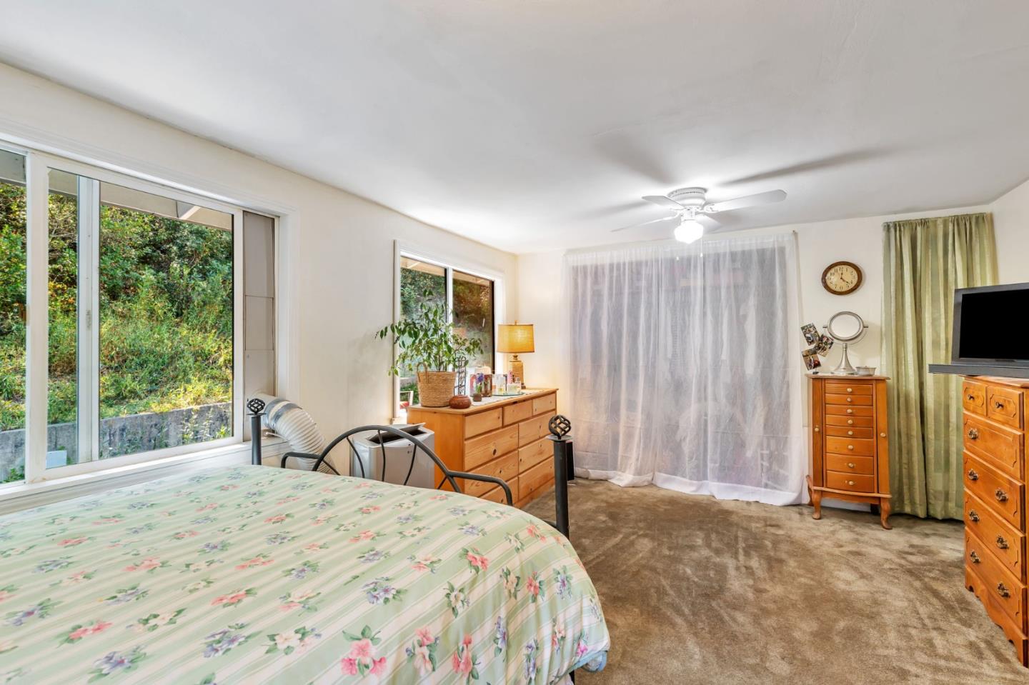 7185 Redwood Retreat Road