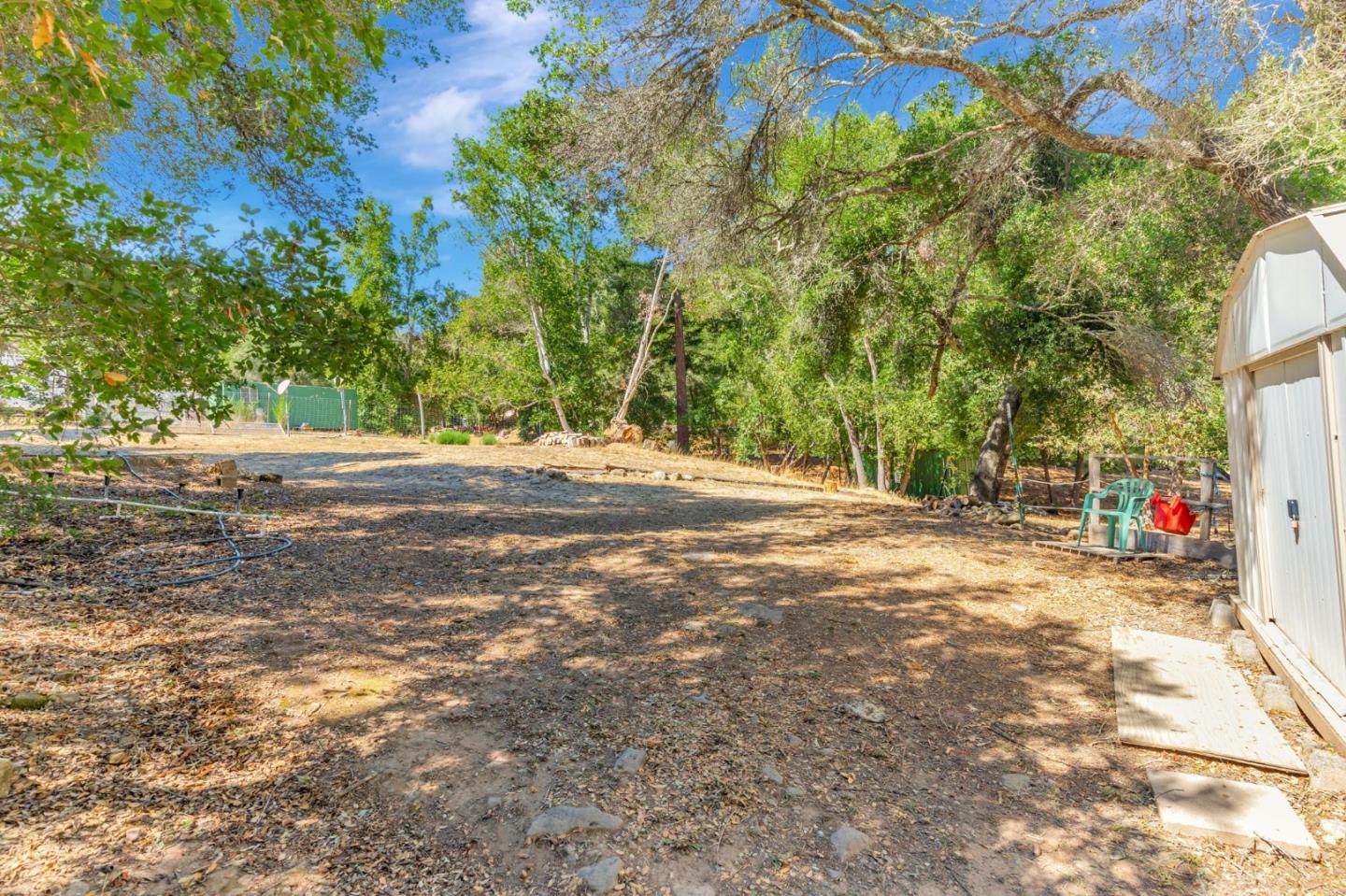 7185 Redwood Retreat Road