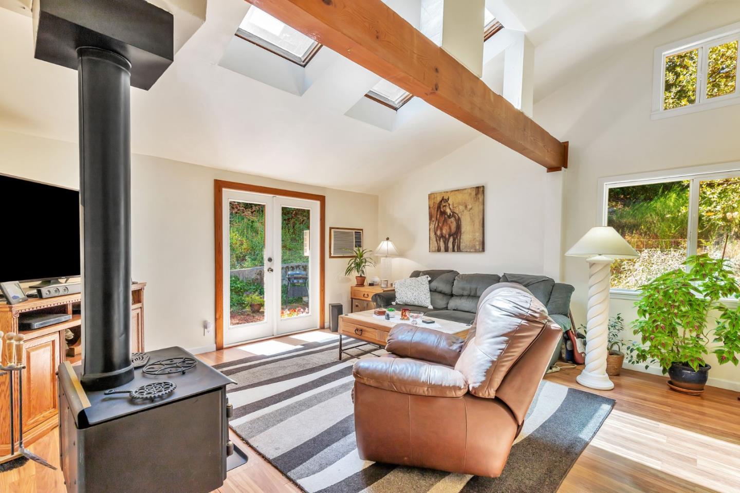 7185 Redwood Retreat Road