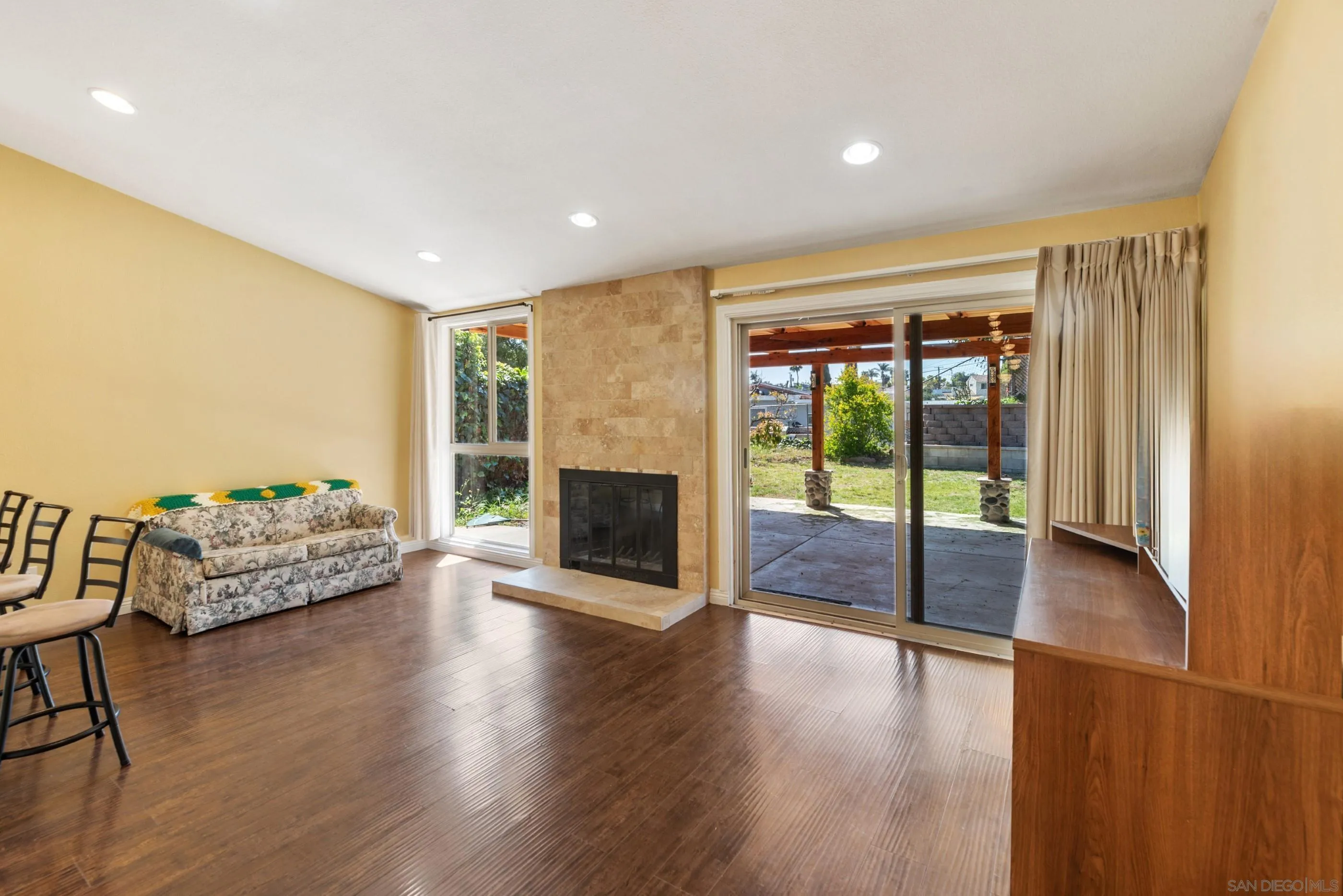 2130 Cardinal Dr