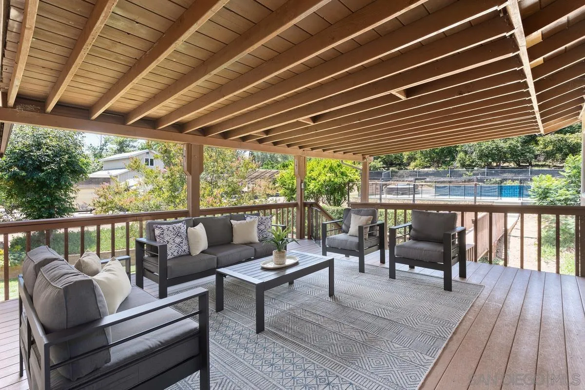 14210 Tierra Bonita Road, Poway