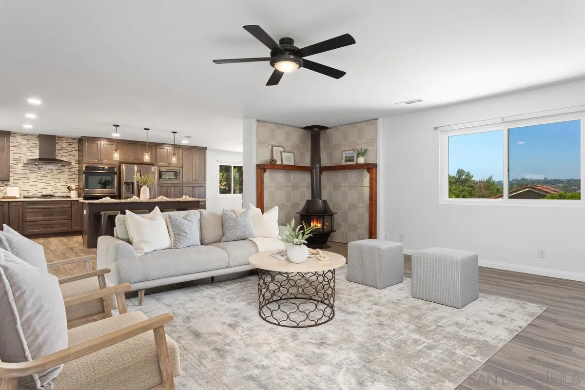 14210 Tierra Bonita Road, Poway