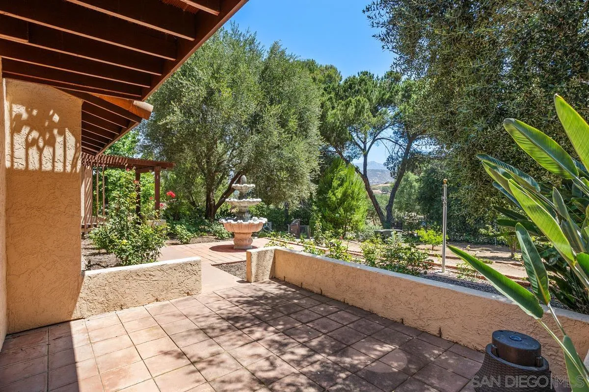 14210 Tierra Bonita Road, Poway