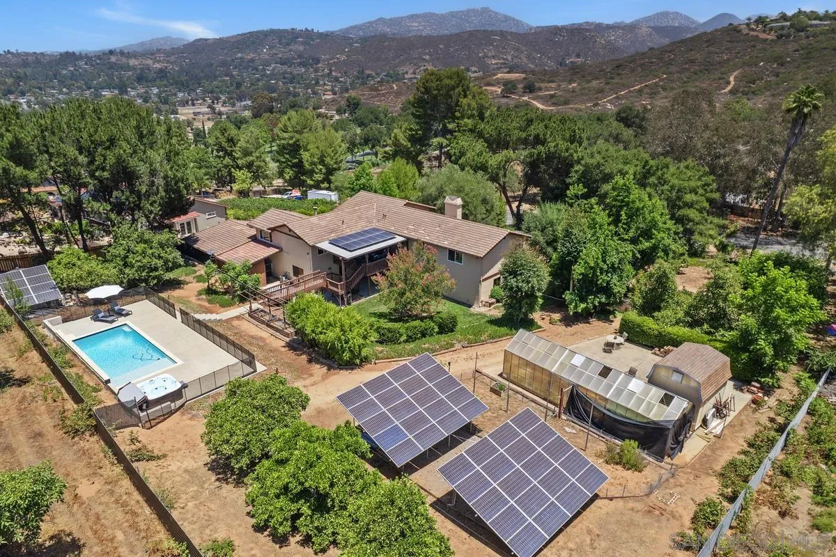 14210 Tierra Bonita Road, Poway