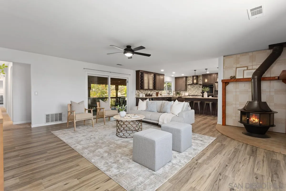 14210 Tierra Bonita Road, Poway