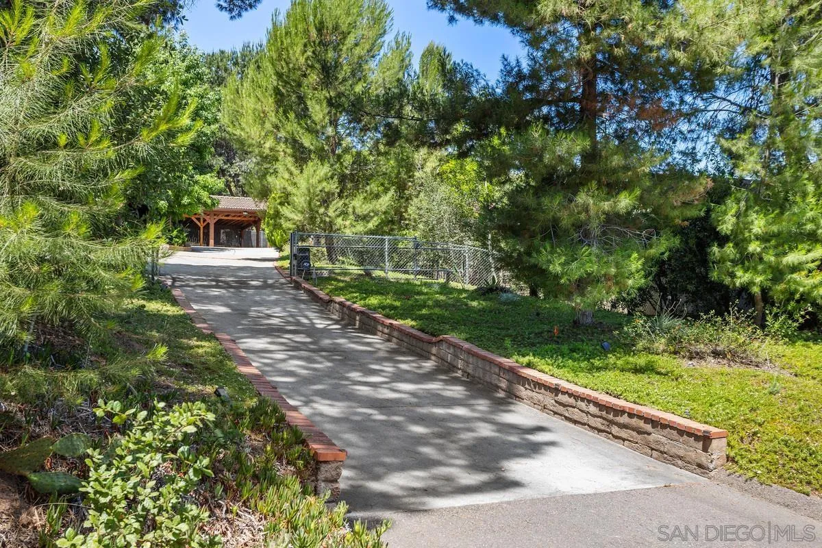 14210 Tierra Bonita Road, Poway