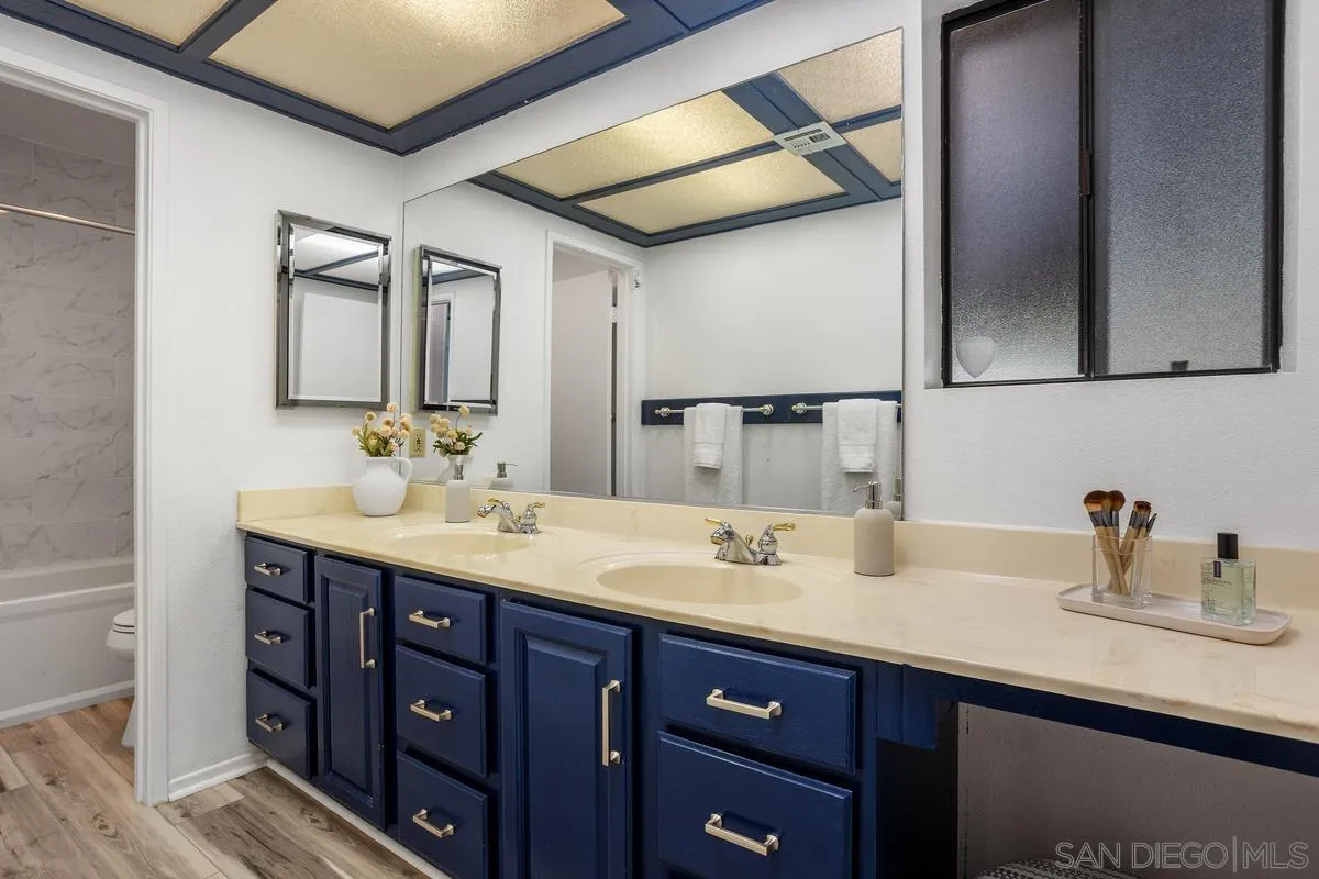 14210 Tierra Bonita Road, Poway