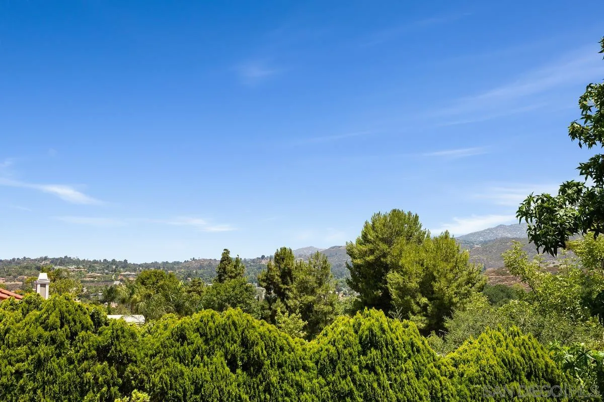 14210 Tierra Bonita Road, Poway