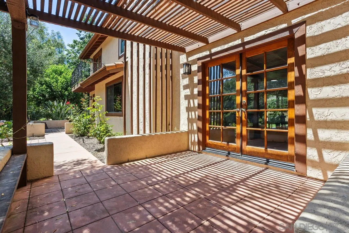 14210 Tierra Bonita Road, Poway