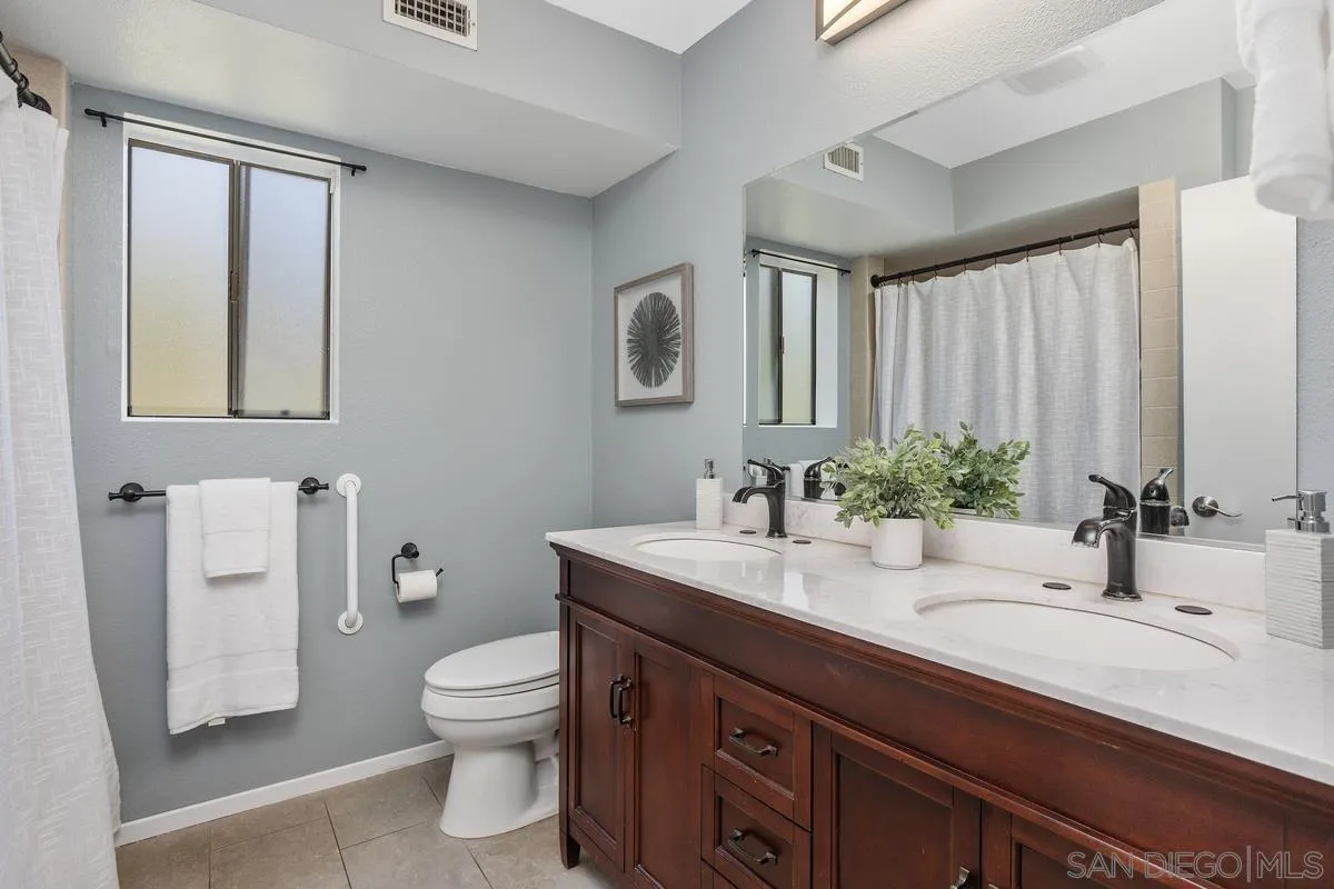 14210 Tierra Bonita Road, Poway