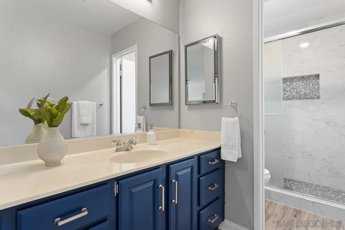 14210 Tierra Bonita Road, Poway