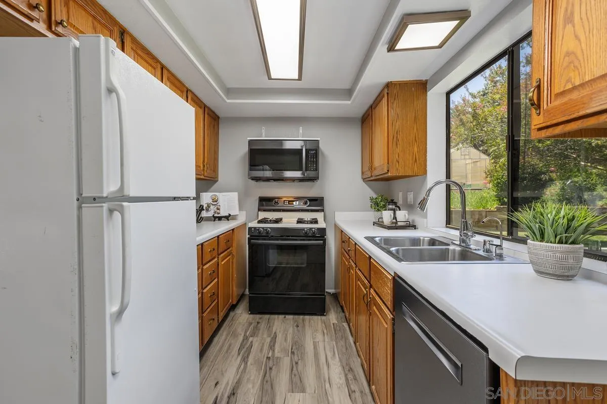 14210 Tierra Bonita Road, Poway