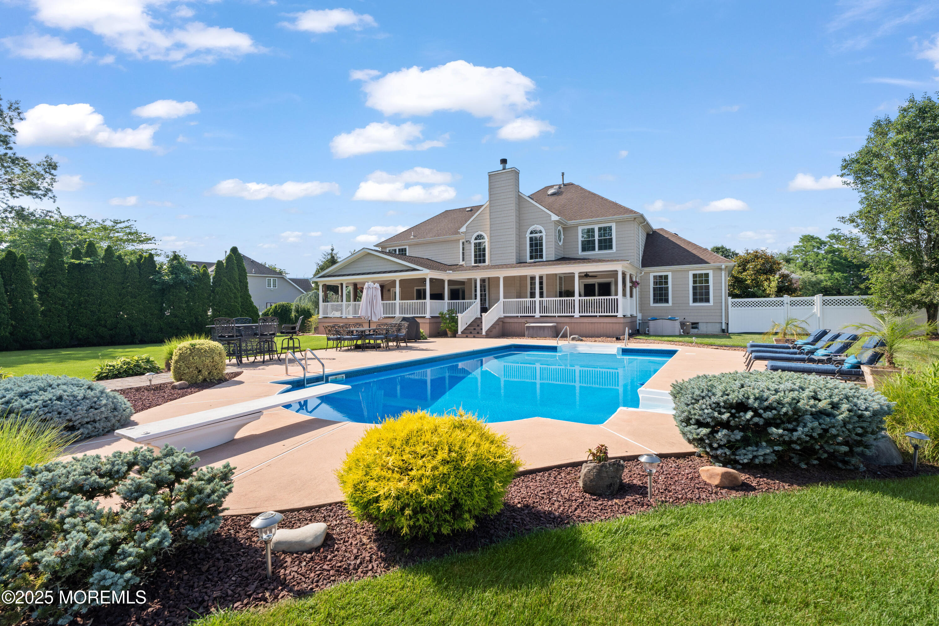 120 Newington Lane