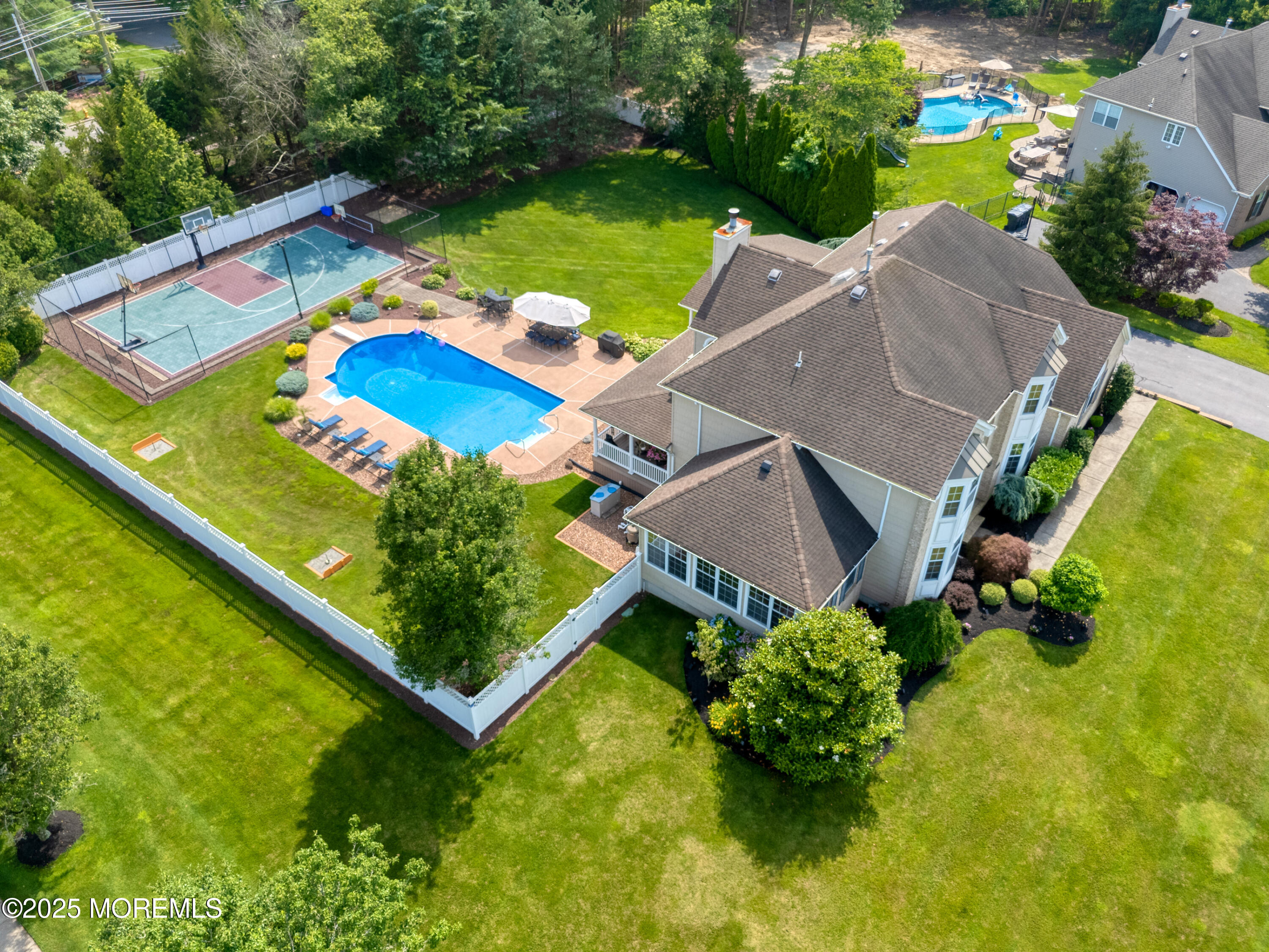120 Newington Lane