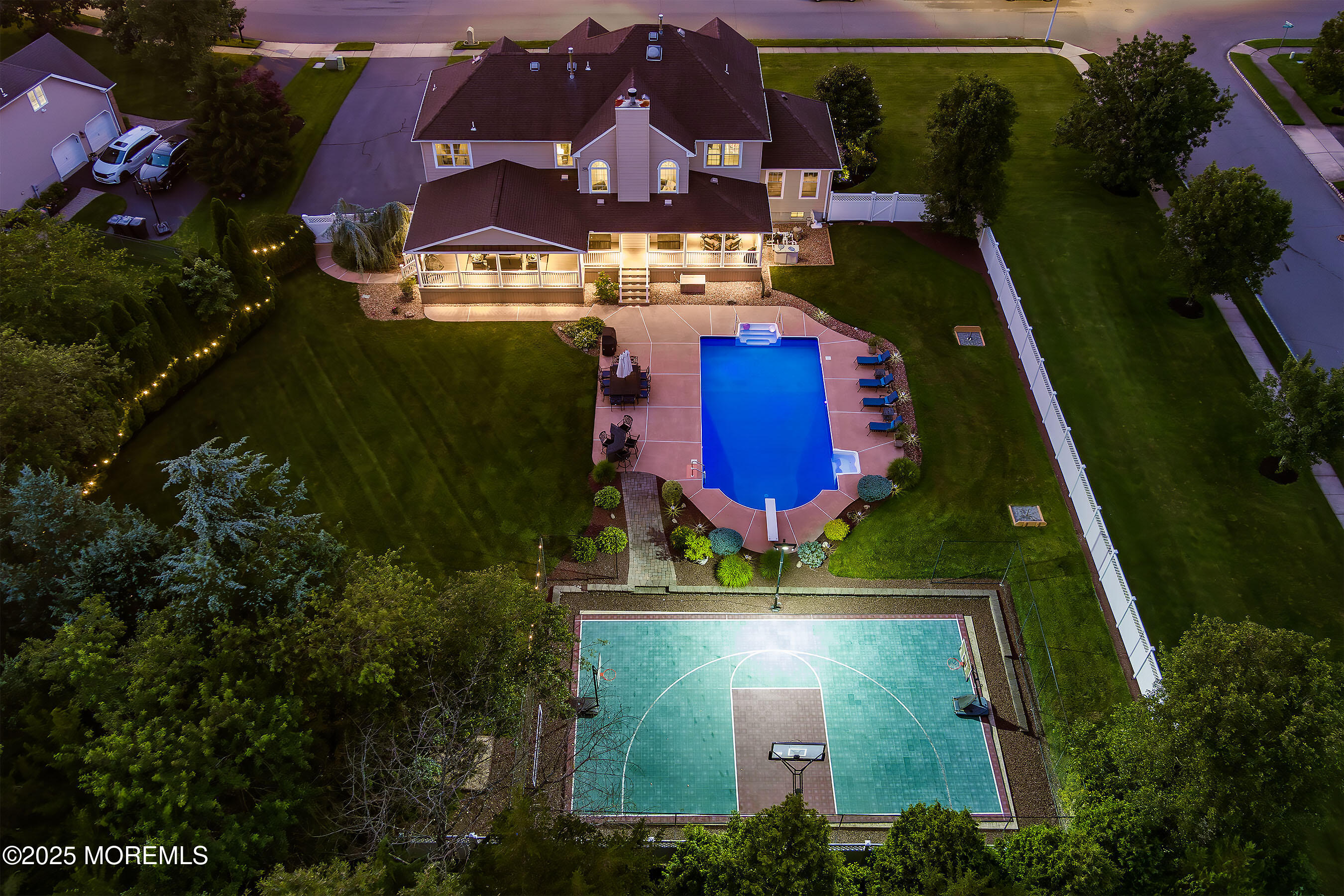 120 Newington Lane
