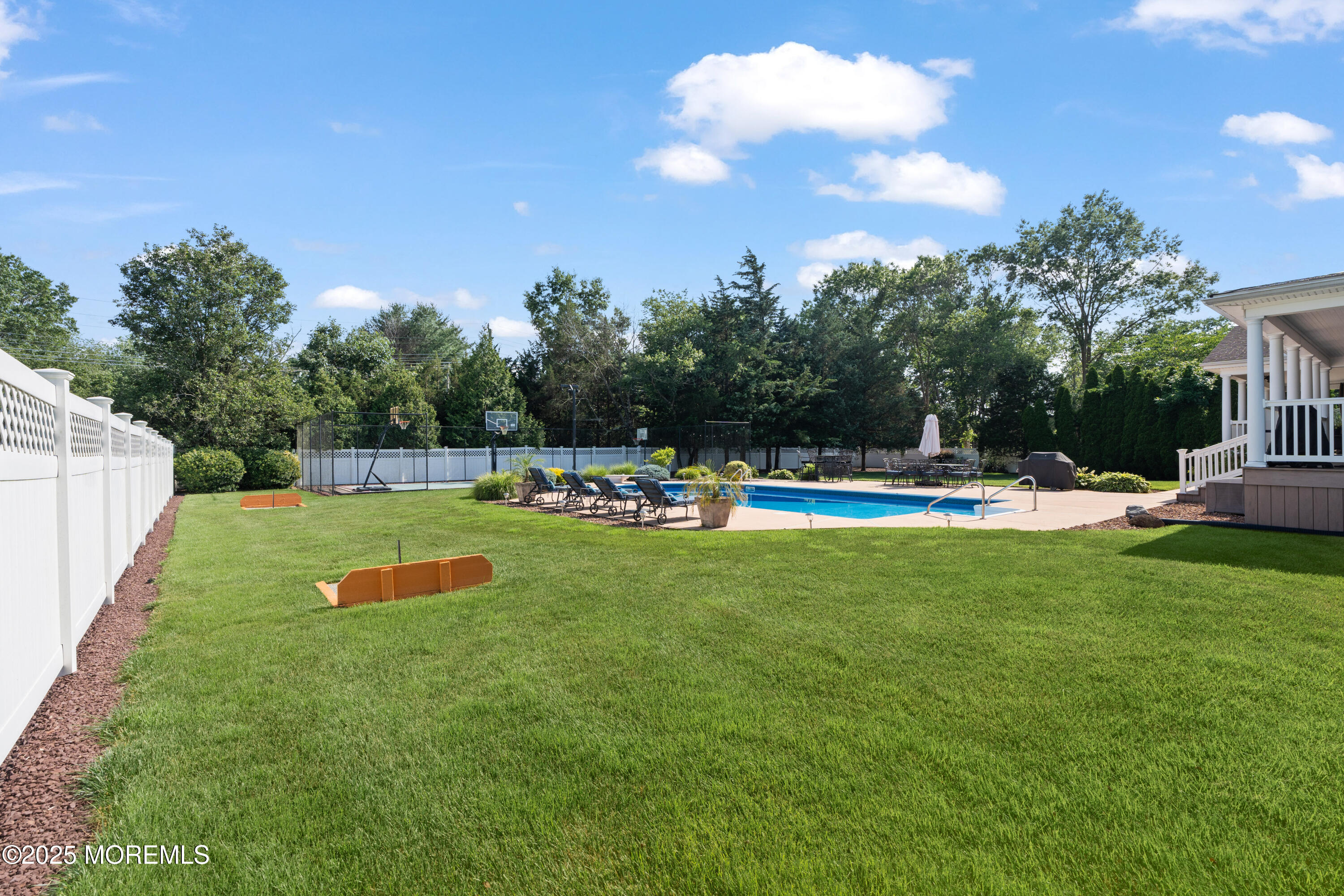 120 Newington Lane