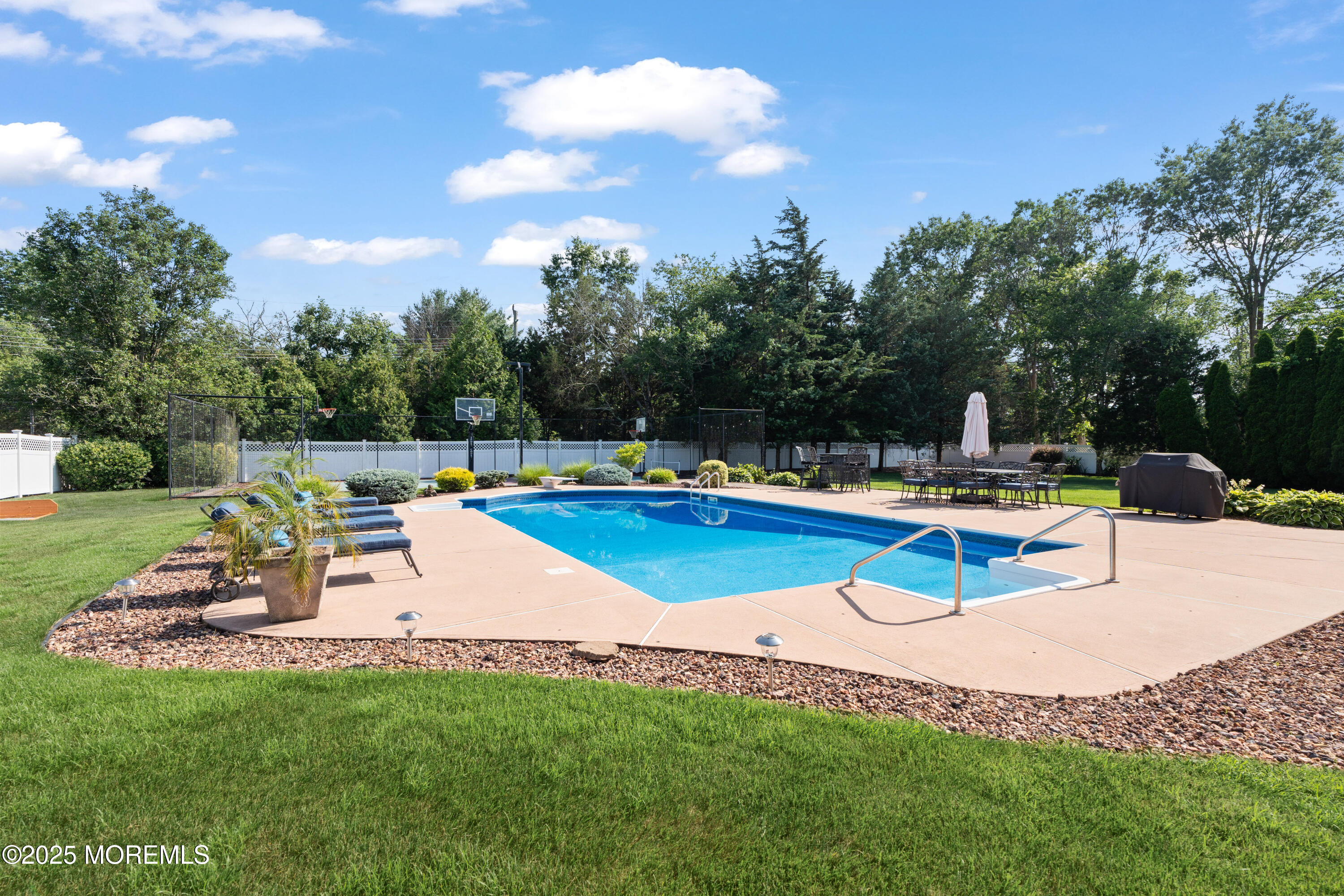 120 Newington Lane