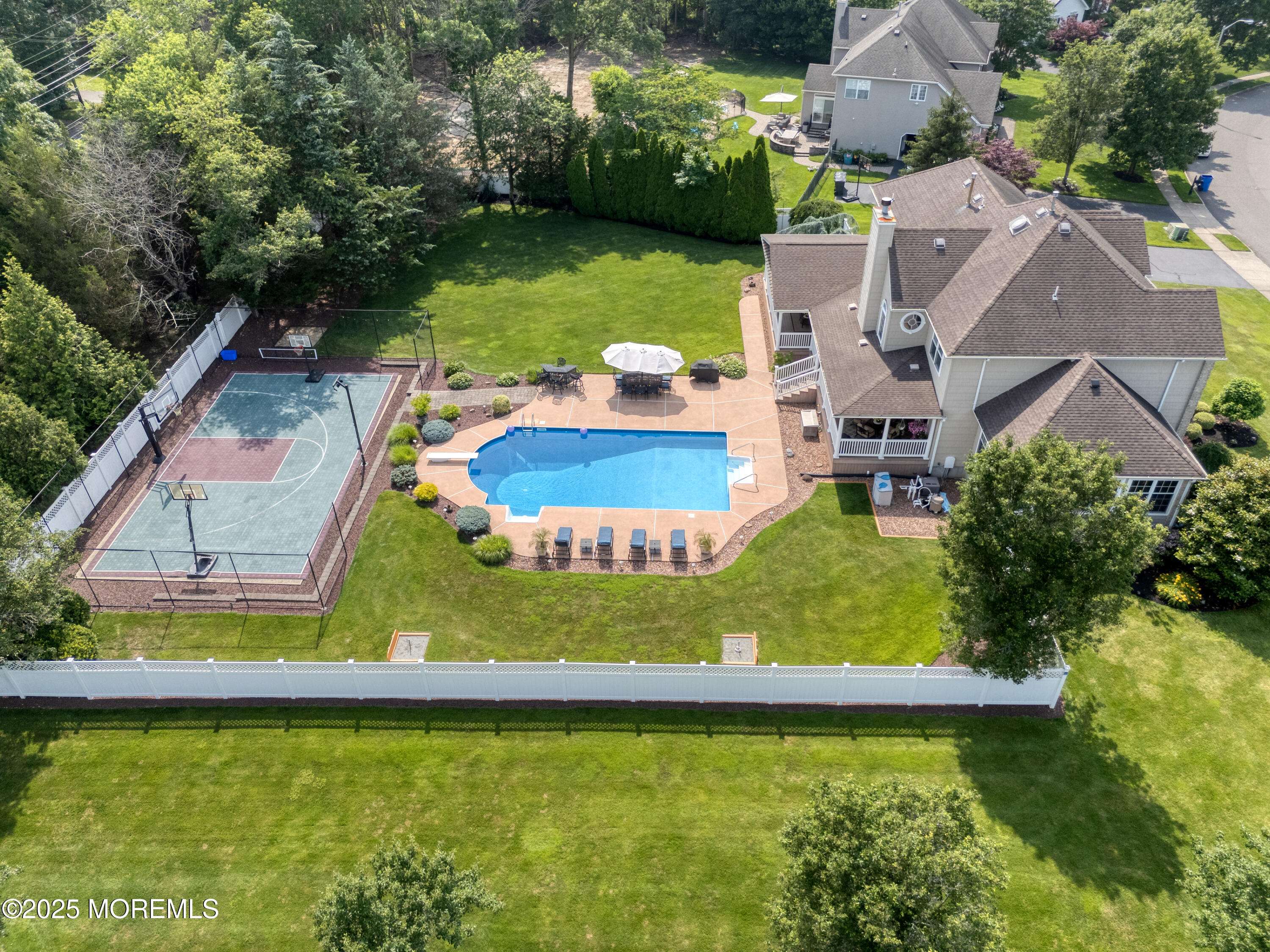 120 Newington Lane