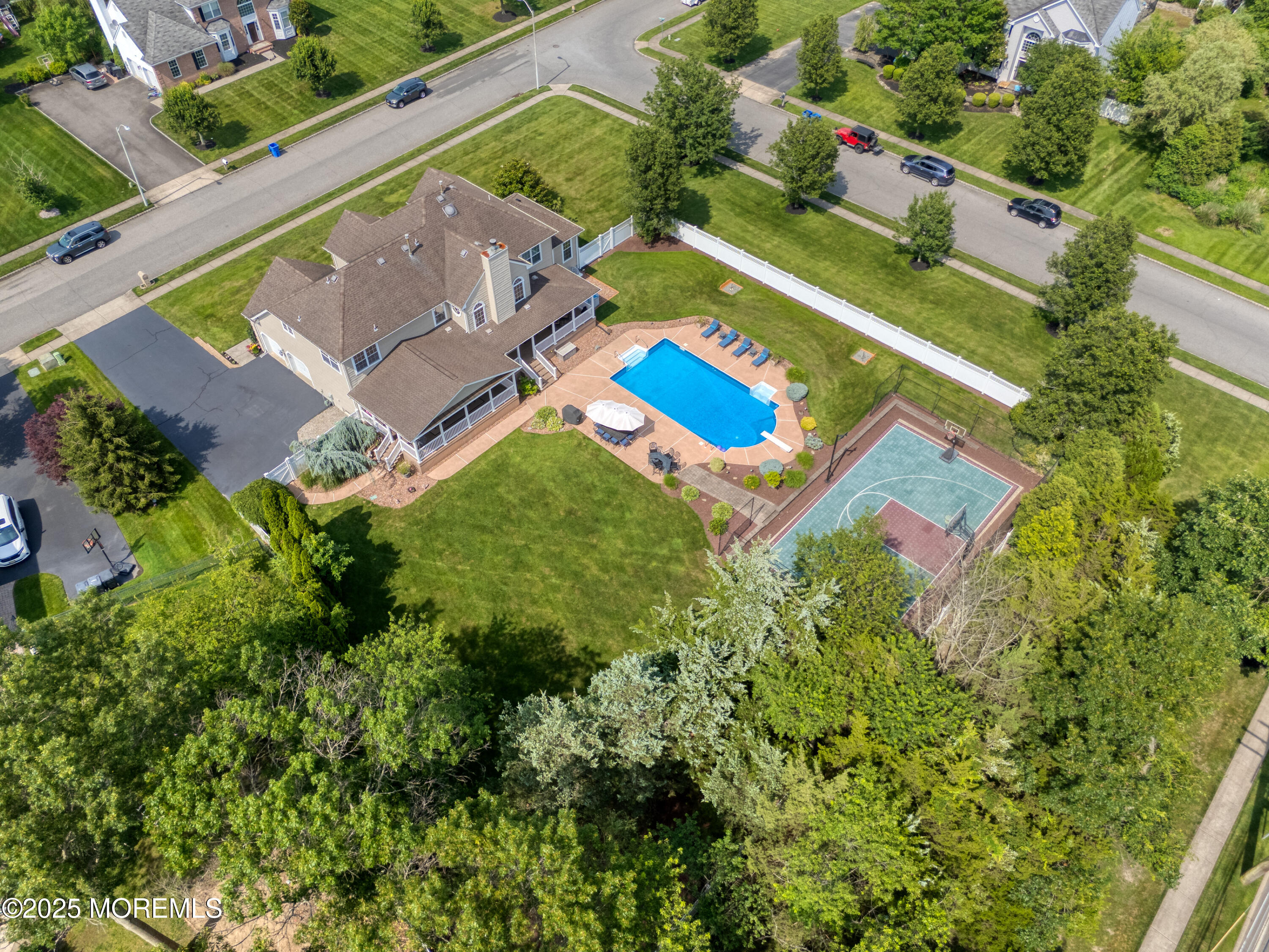 120 Newington Lane