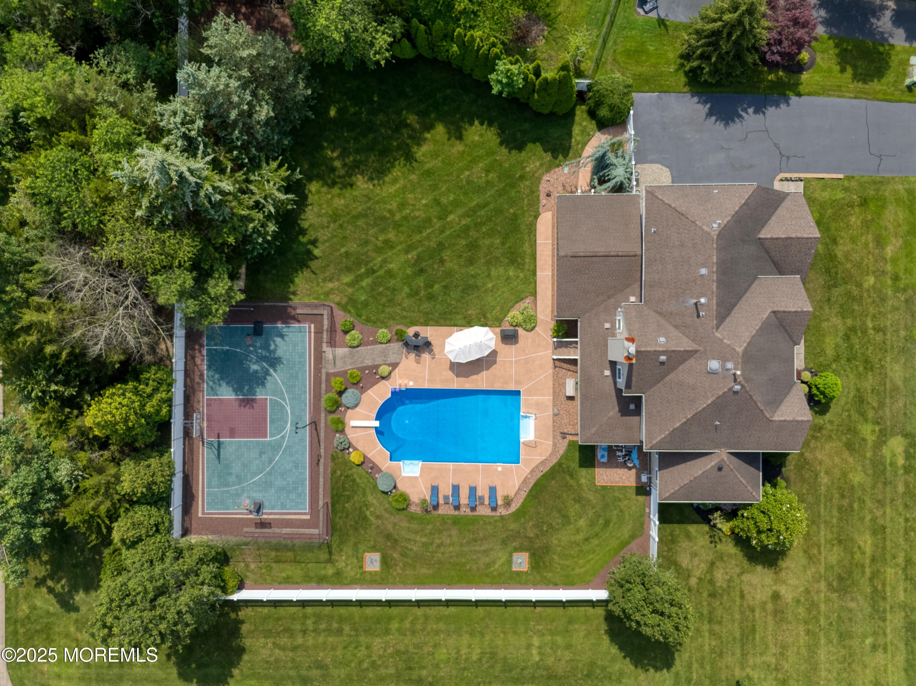 120 Newington Lane