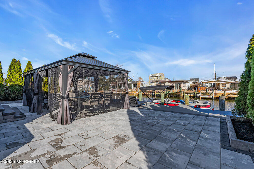 320 Silver Lagoon Drive