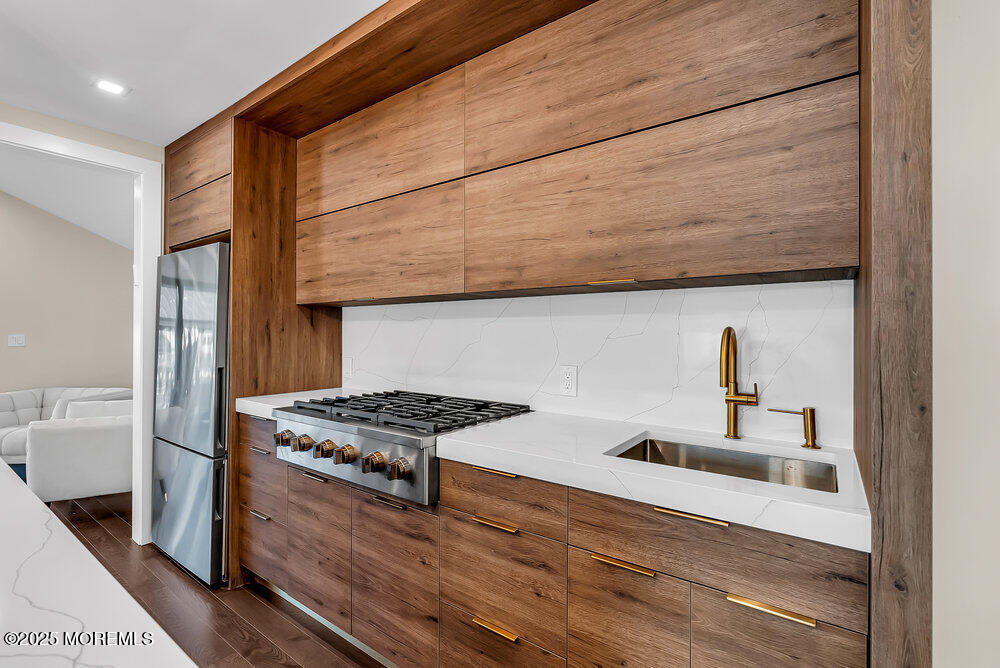 320 Silver Lagoon Drive