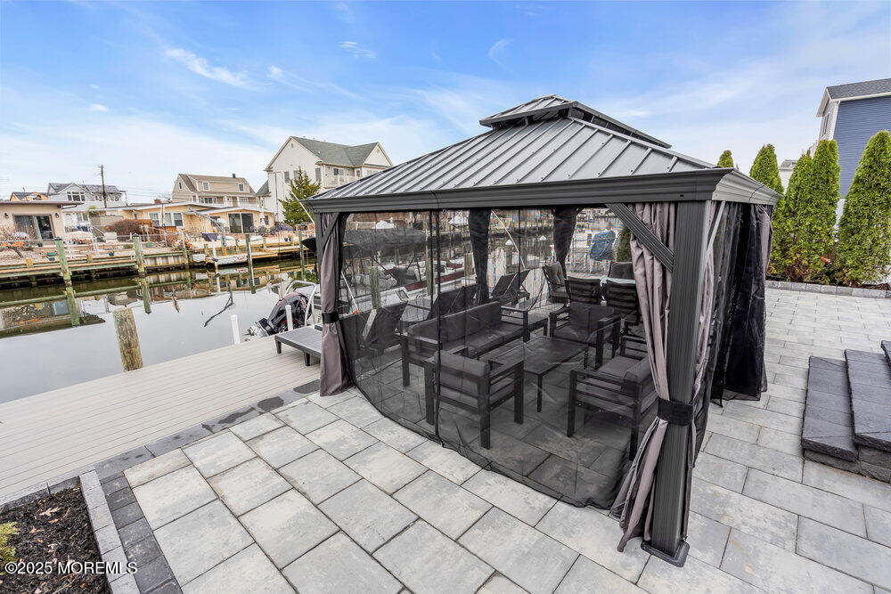 320 Silver Lagoon Drive