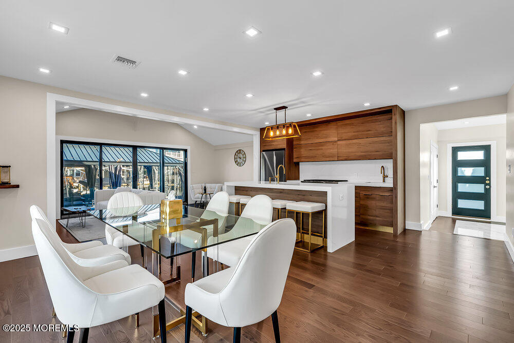 320 Silver Lagoon Drive
